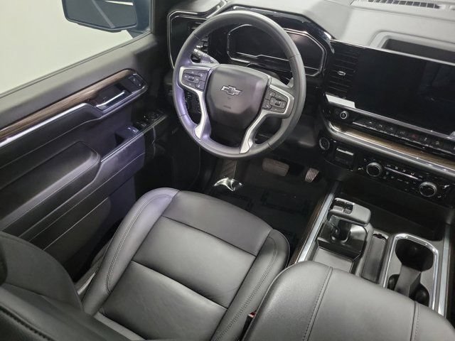 Used 2024 Chevrolet Silverado 1500 LT Trail Boss w/ Convenience Package II AWD/4WD image 15