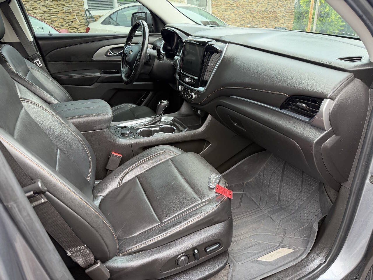 Used 2019 Chevrolet Traverse LT w/ LPO, Floor Liner Package AWD/4WD image 8
