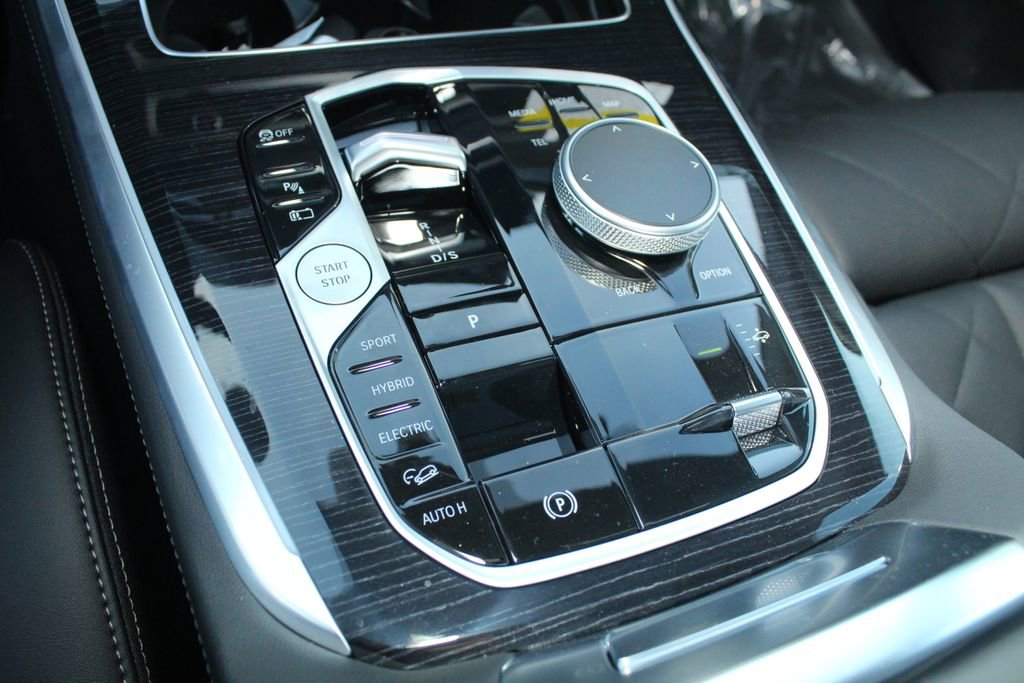 New 2026 BMW X5 xDrive50e image 11