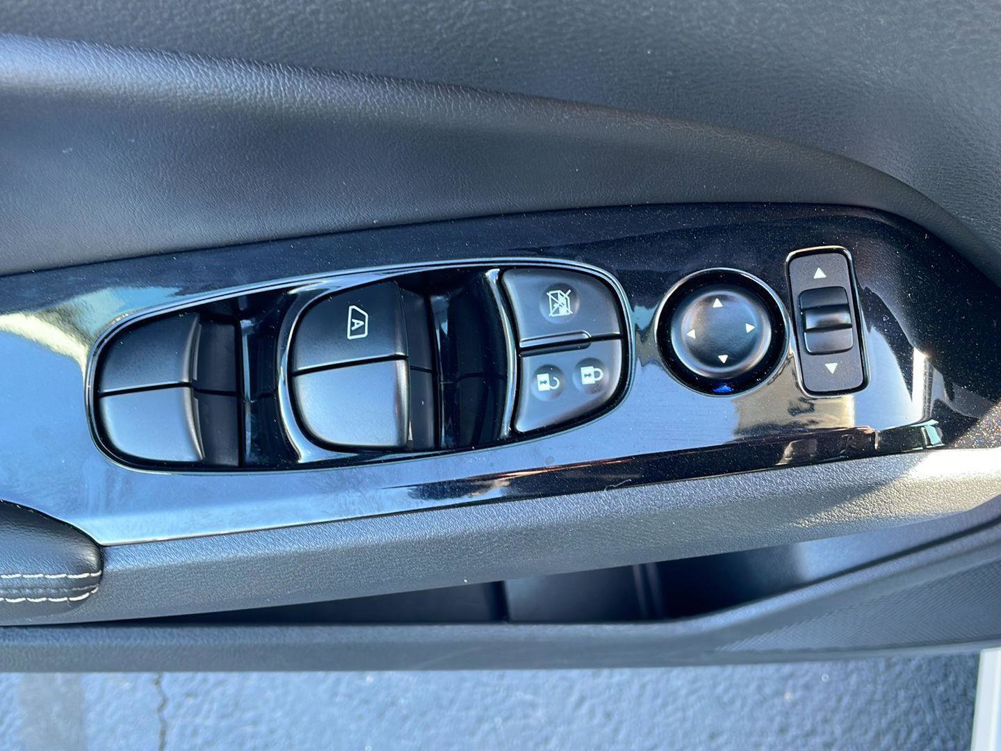 Used 2023 Nissan Altima 2.5 SV FWD image 10