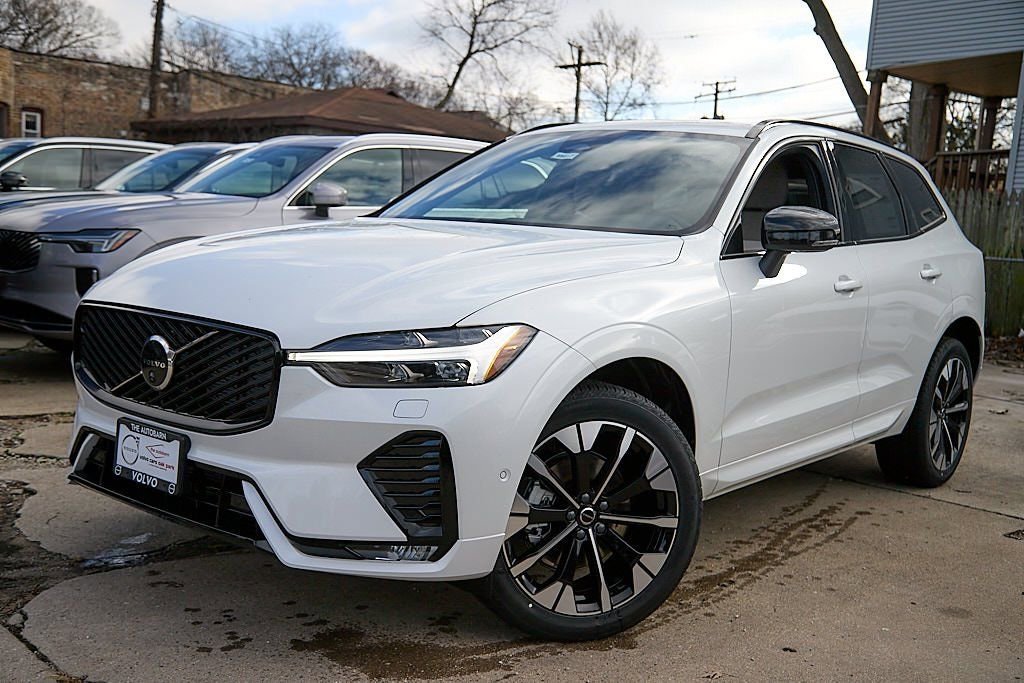 New 2026 Volvo XC60 B5 Plus w/ Protection Package Premier image 2