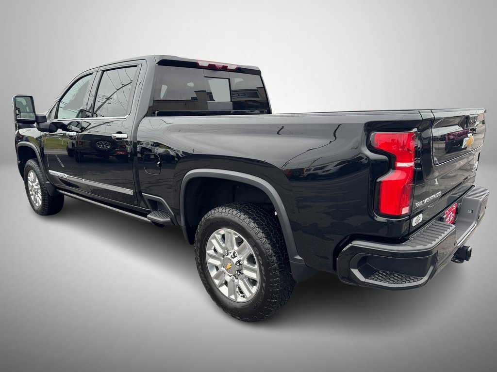 Used 2024 Chevrolet Silverado 2500 High Country w/ High Country Premium Package image 4