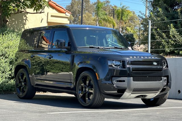 Used 2023 Land Rover Defender 110 V8 AWD/4WD image 7