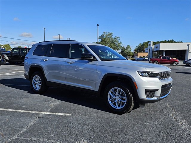 New 2025 Jeep Grand Cherokee L Laredo