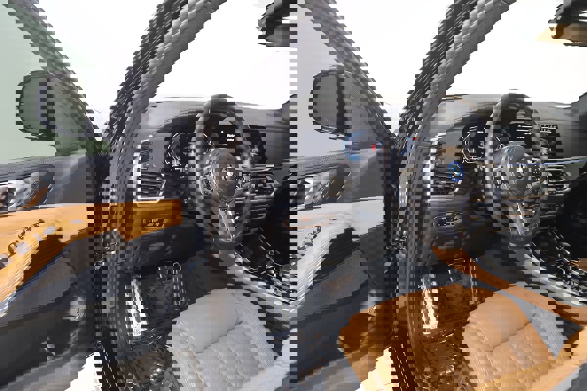 Used 2023 BMW X5 xDrive45e w/ M Sport Package image 60