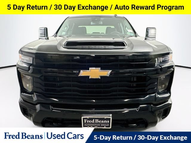 Used 2025 Chevrolet Silverado 2500 Custom w/ Custom Value Package AWD/4WD image 3