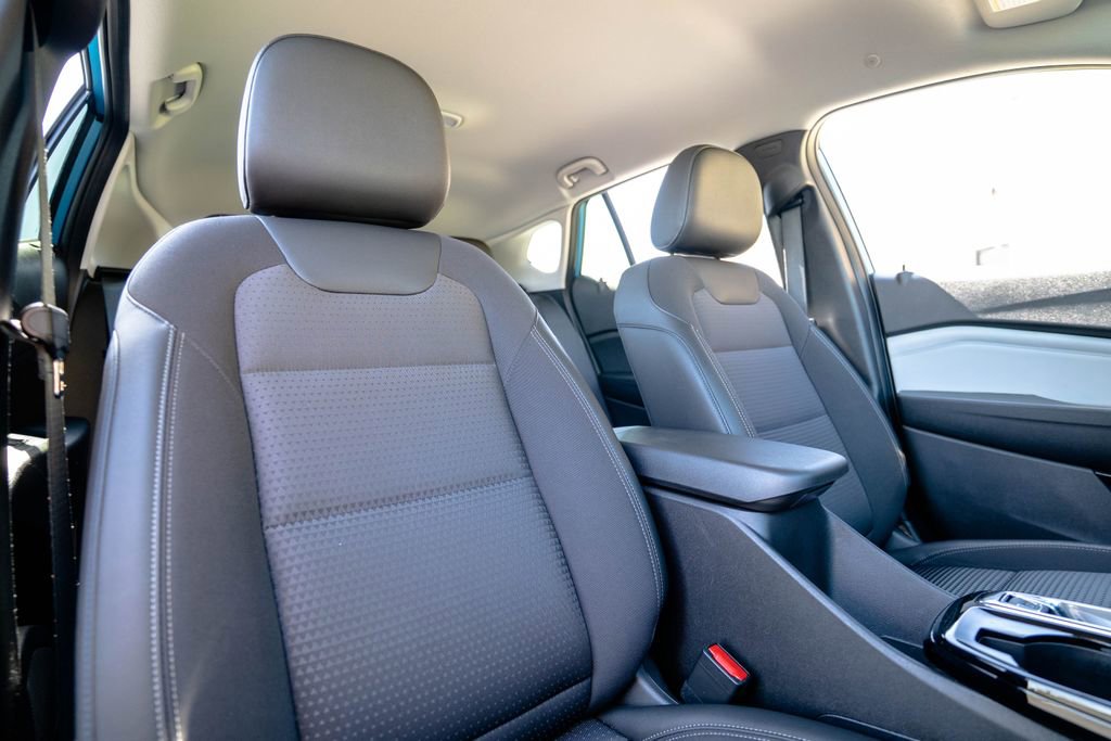 Used 2025 Chevrolet Trax LT w/ Driver Confidence Package image 17