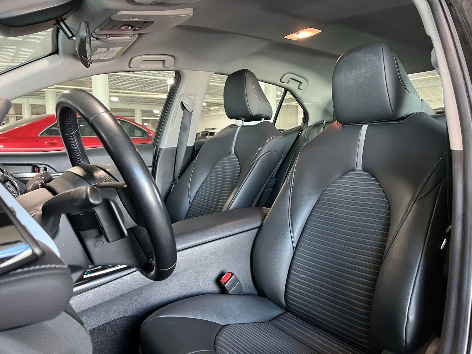 Used 2019 Toyota Camry SE FWD image 12