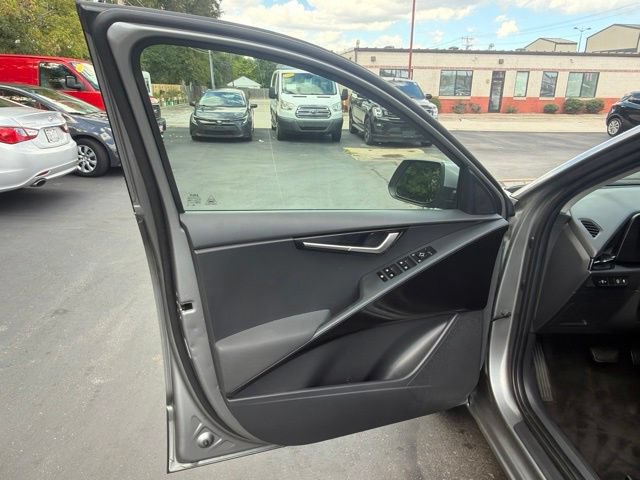 Used 2023 Kia Niro LX FWD image 17