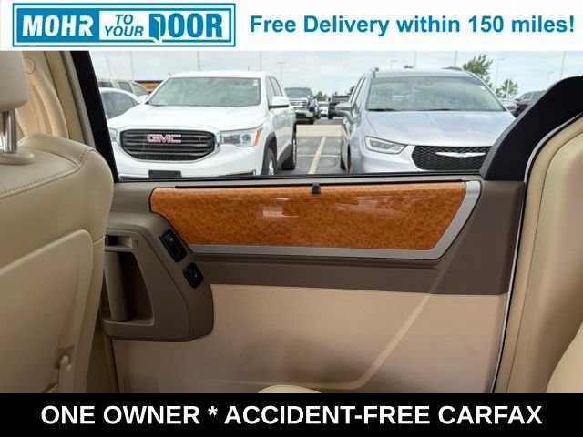Used 2010 Chrysler Town & Country Limited w/ Entertainment Group #3 FWD image 34