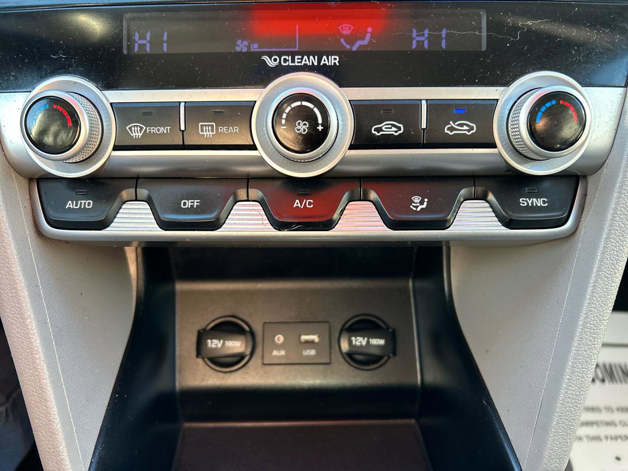 Used 2020 Hyundai Elantra SE image 15