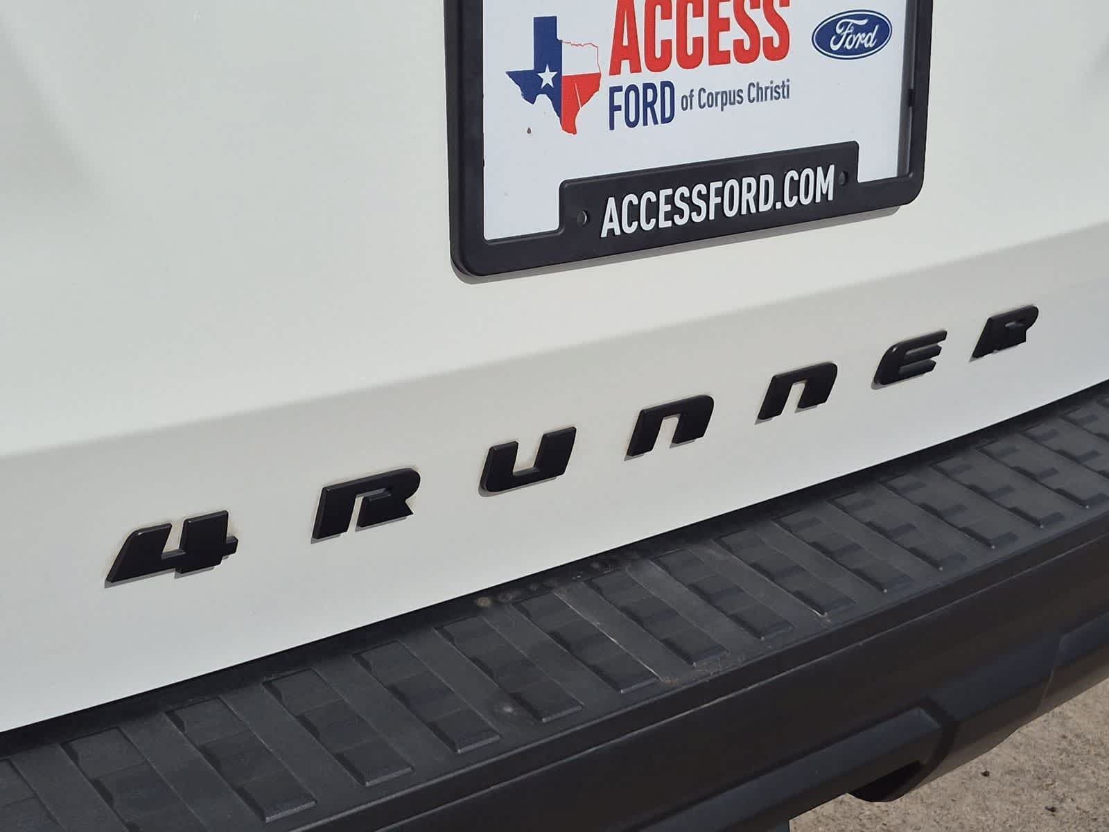 Used 2025 Toyota 4Runner SR5 AWD/4WD image 30