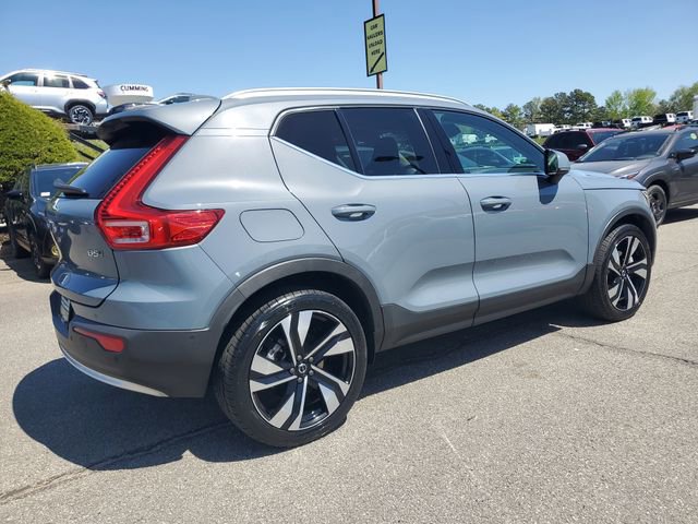 Used 2023 Volvo XC40 B5 Plus w/ Climate Package image 6