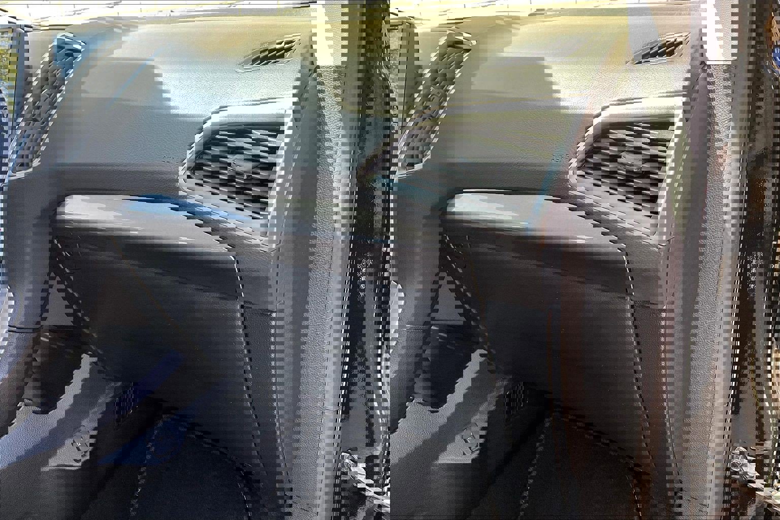 Used 2022 Ford Edge SE w/ Black Appearance Package image 16