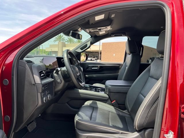 Used 2025 Chevrolet Suburban Premier AWD/4WD image 11