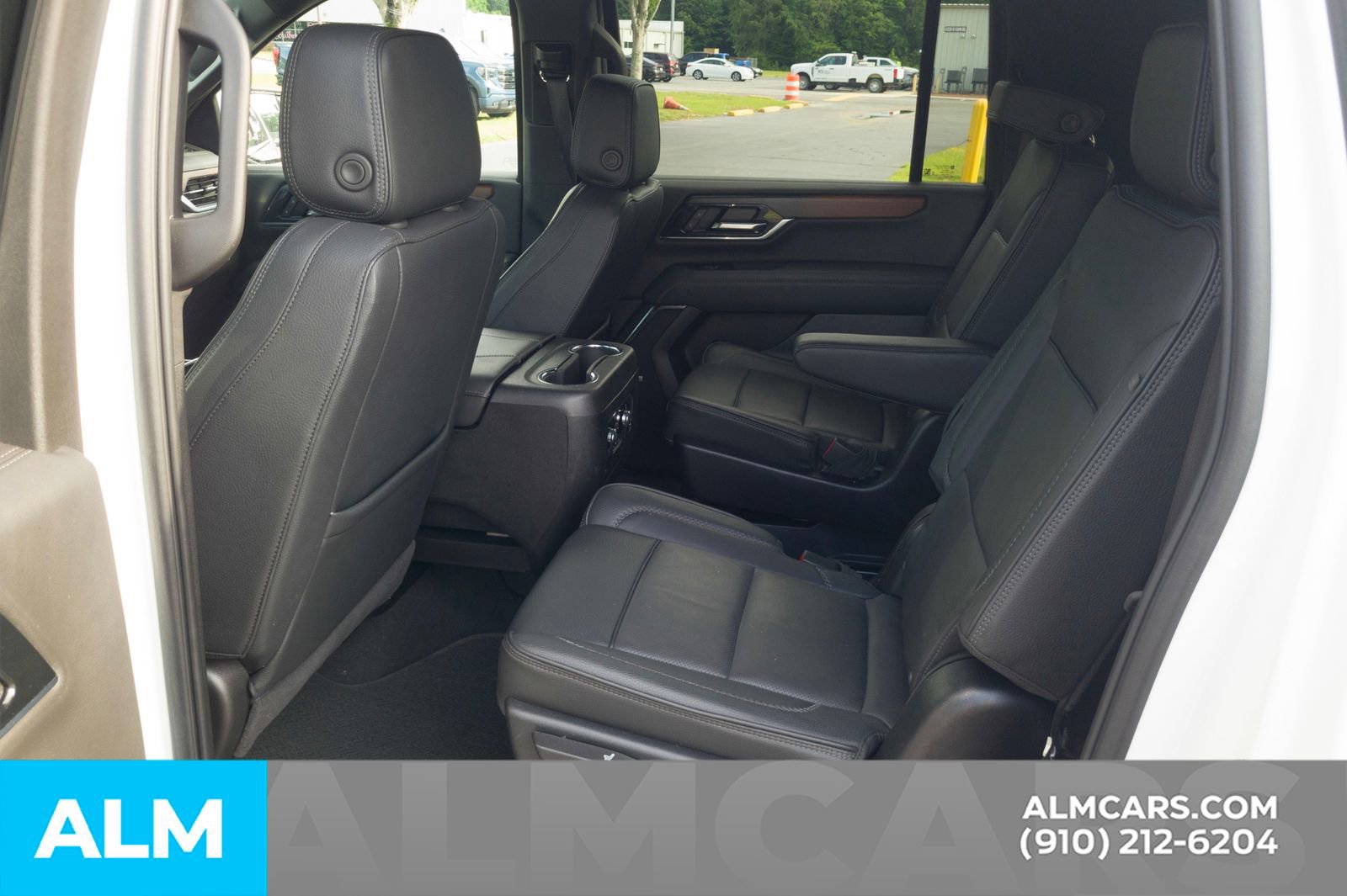Used 2025 GMC Yukon XL Denali AWD/4WD image 20