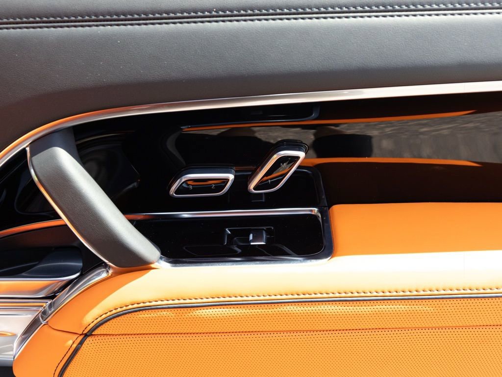 Used 2025 Land Rover Range Rover SE AWD/4WD image 64