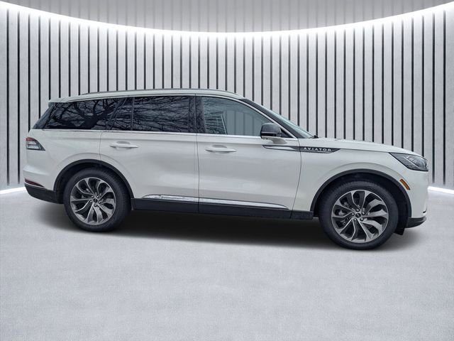 New 2025 Lincoln Aviator Reserve w/ Luxury Package image 2