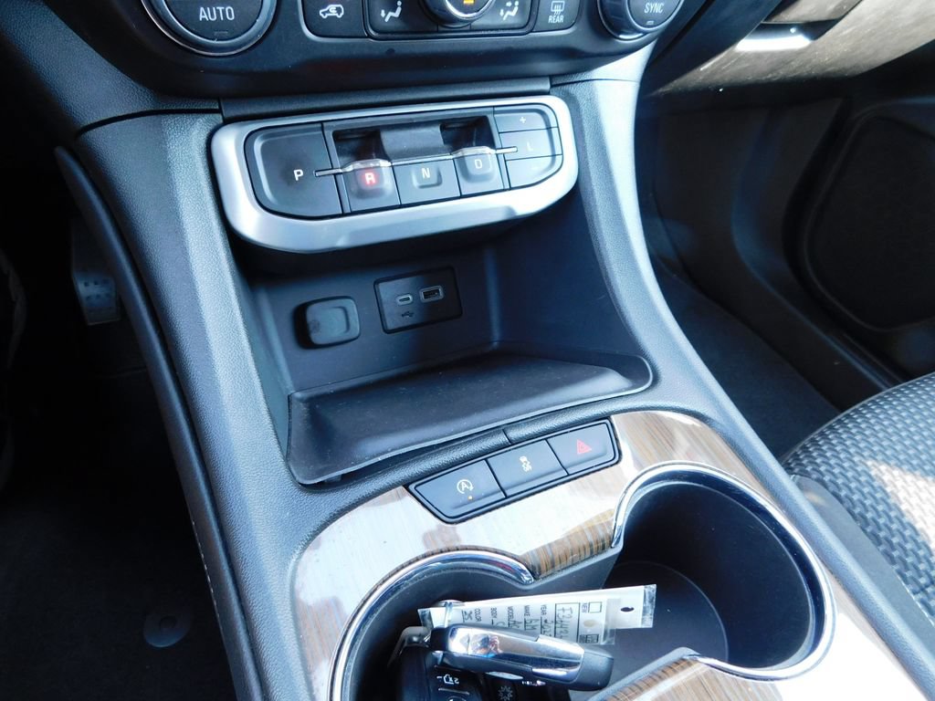 Used 2023 GMC Acadia SLE w/ Driver Convenience Package FWD image 44