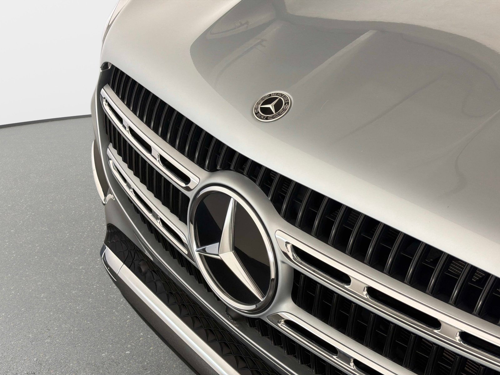 Used 2025 Mercedes-Benz GLE 450 4MATIC w/ Winter Package image 10