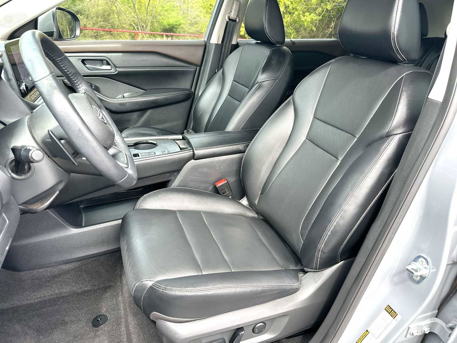 Used 2023 Nissan Rogue SL w/ SL Premium Package image 17