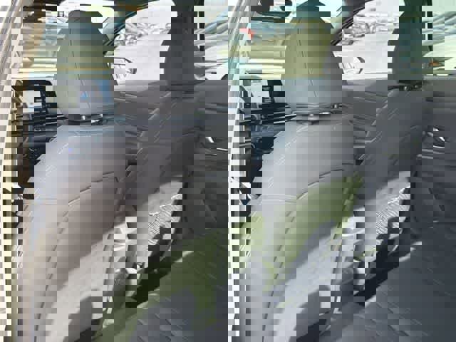 Certified 2025 Hyundai Elantra SEL image 15