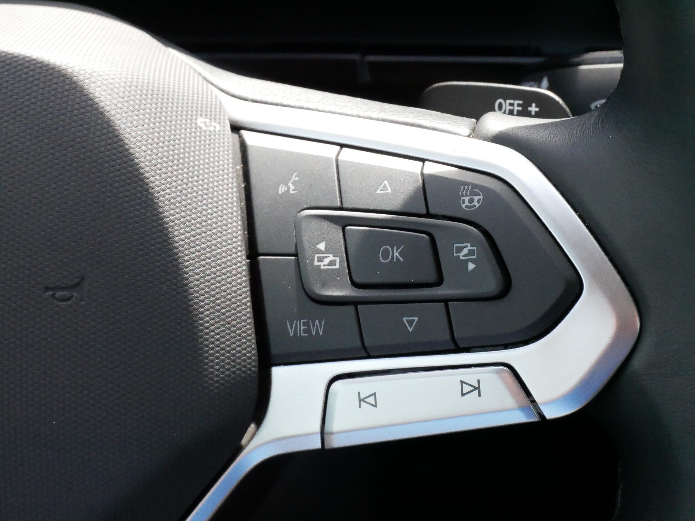Used 2024 Volkswagen Atlas SEL Premium R-Line AWD/4WD image 25