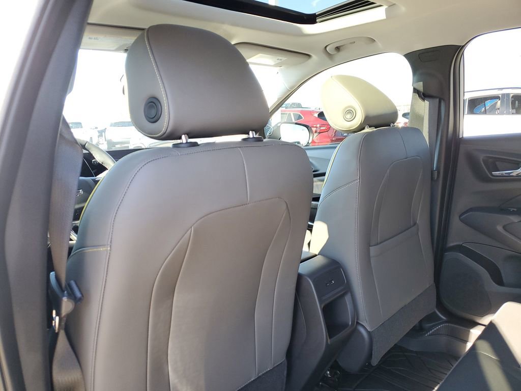 Used 2025 Chevrolet Trax ACTIV w/ Sunroof Package image 34