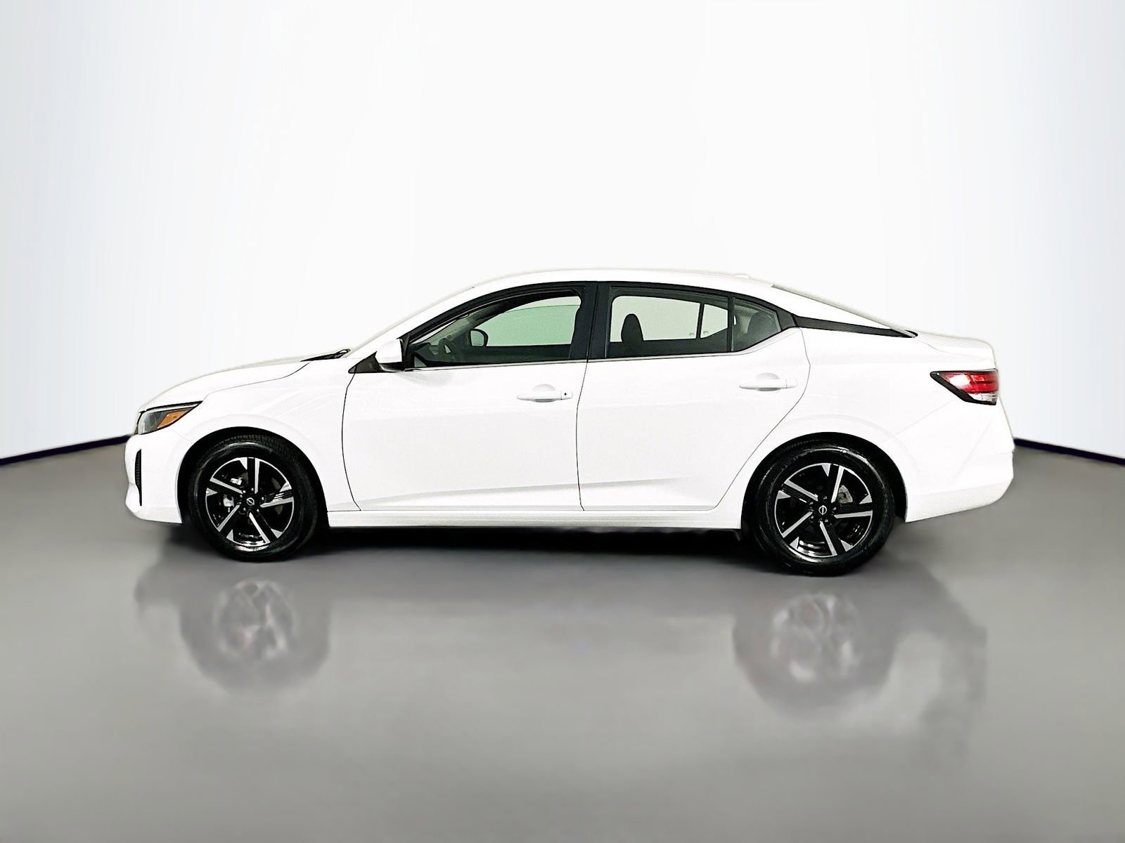 Used 2024 Nissan Sentra SV image 5