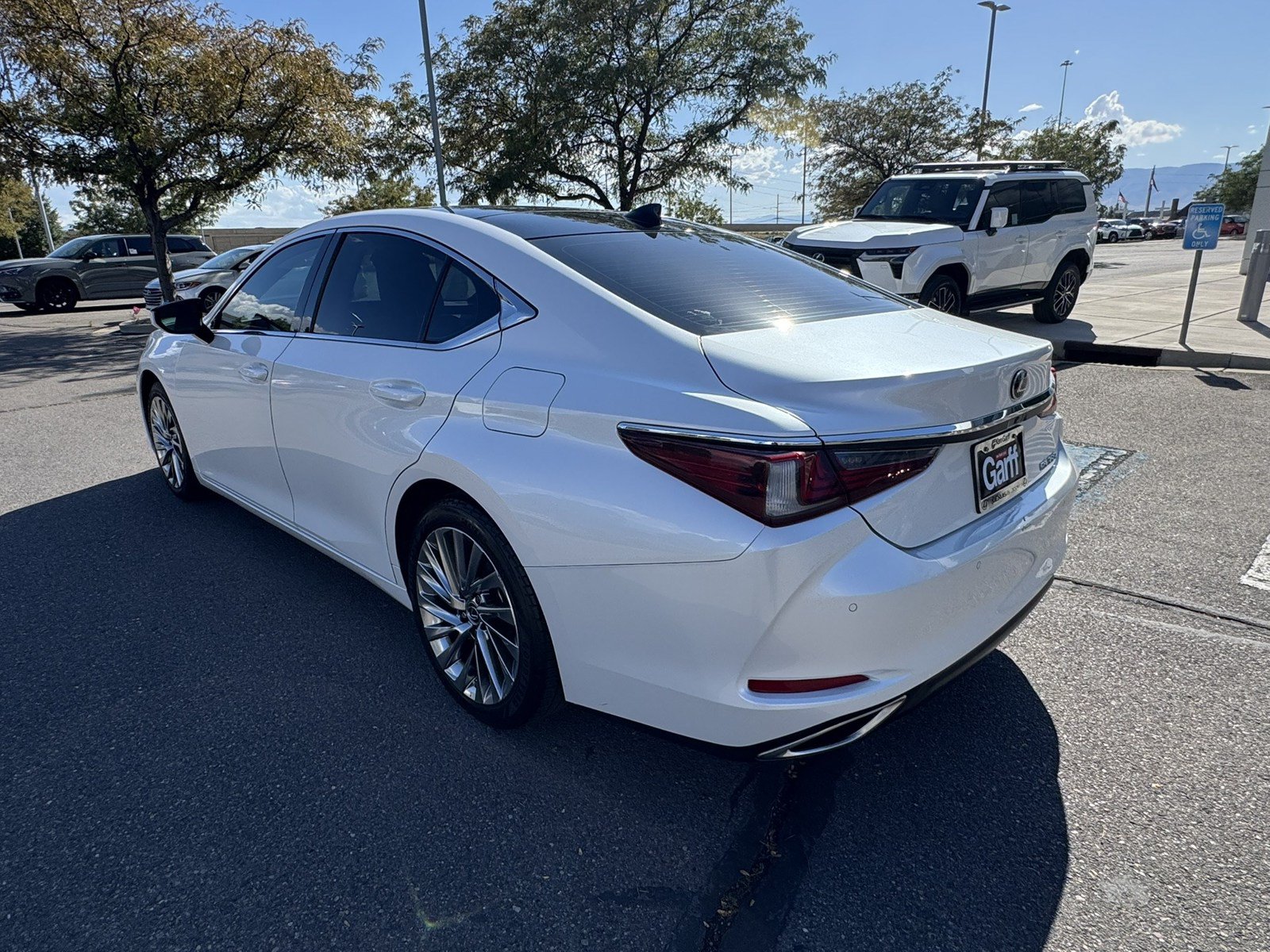 Used 2019 Lexus ES 350 w/ Accessory Package 2 FWD image 4