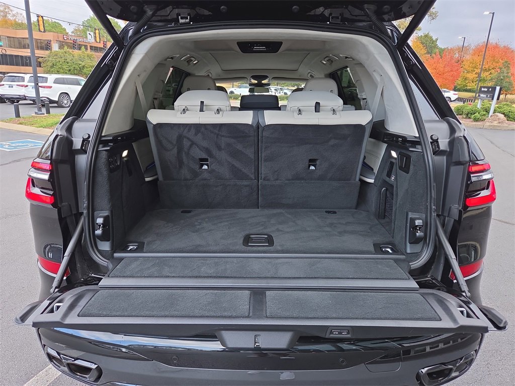Used 2023 BMW X7 M60i w/ Executive Package image 14
