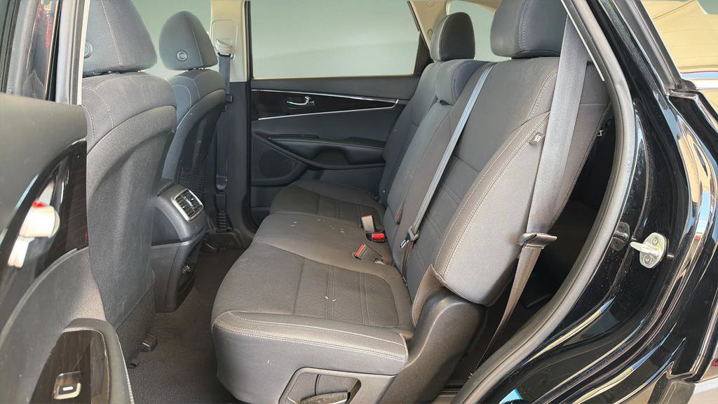 Used 2019 Kia Sorento L FWD image 17