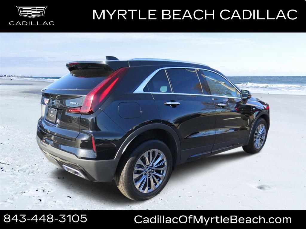 Used 2024 Cadillac XT4 Premium Luxury image 3