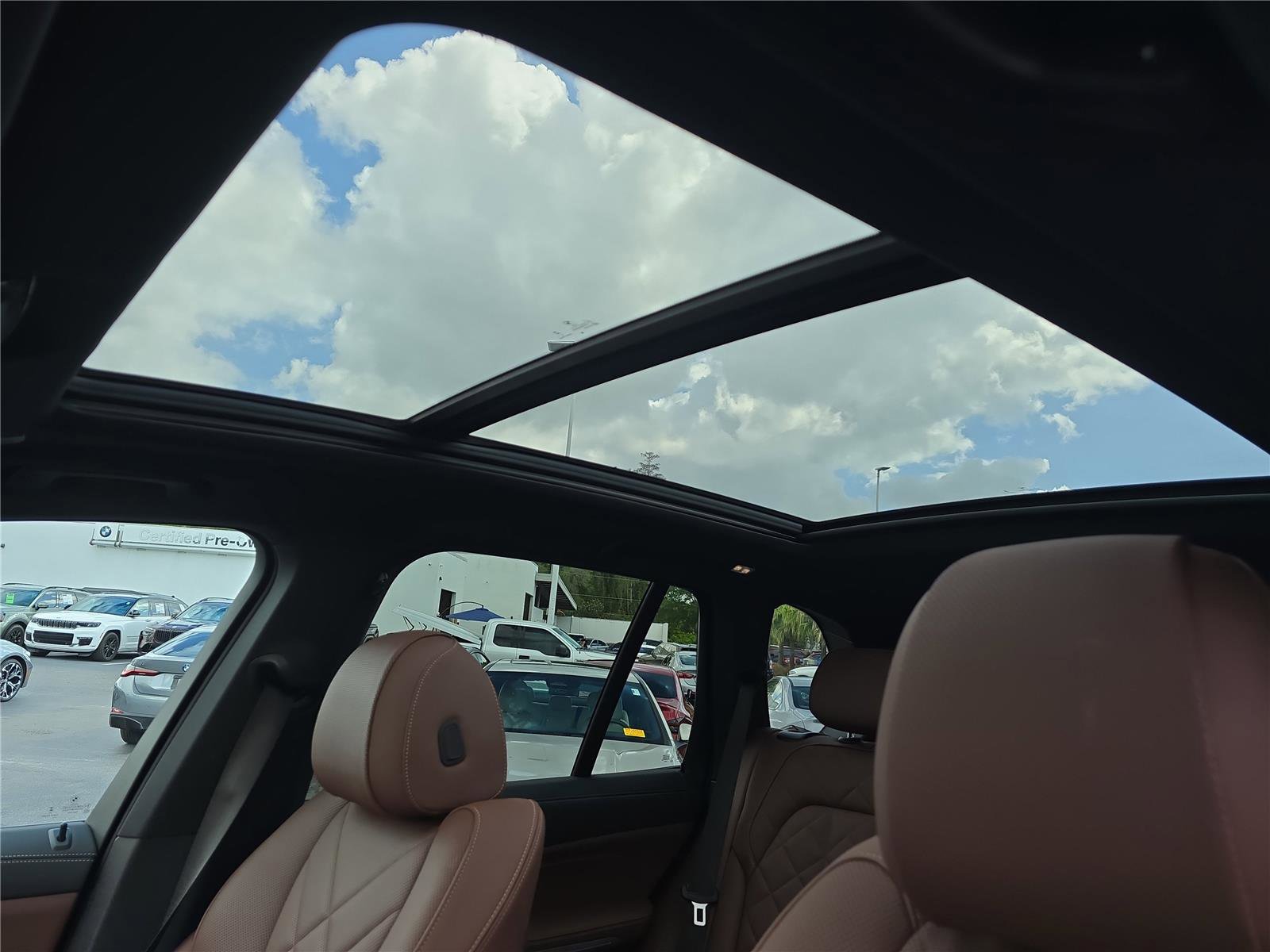 Used 2024 BMW X5 xDrive40i w/ M Sport Package image 27