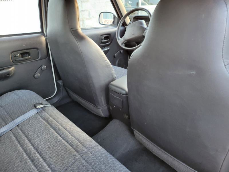 Used 2000 Jeep Cherokee SE image 24