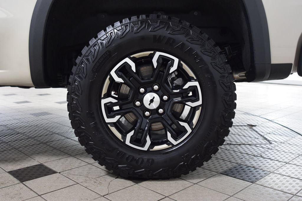 Used 2026 Chevrolet Silverado 1500 ZR2 AWD/4WD image 26