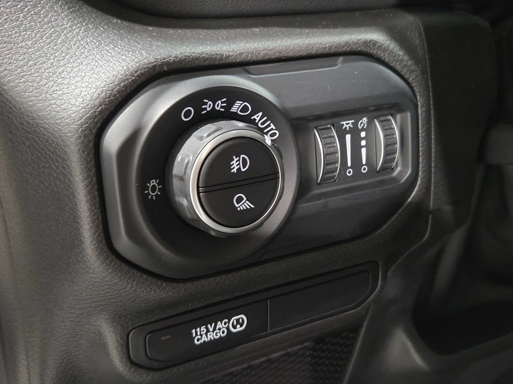 Certified 2020 Jeep Gladiator Overland image 26