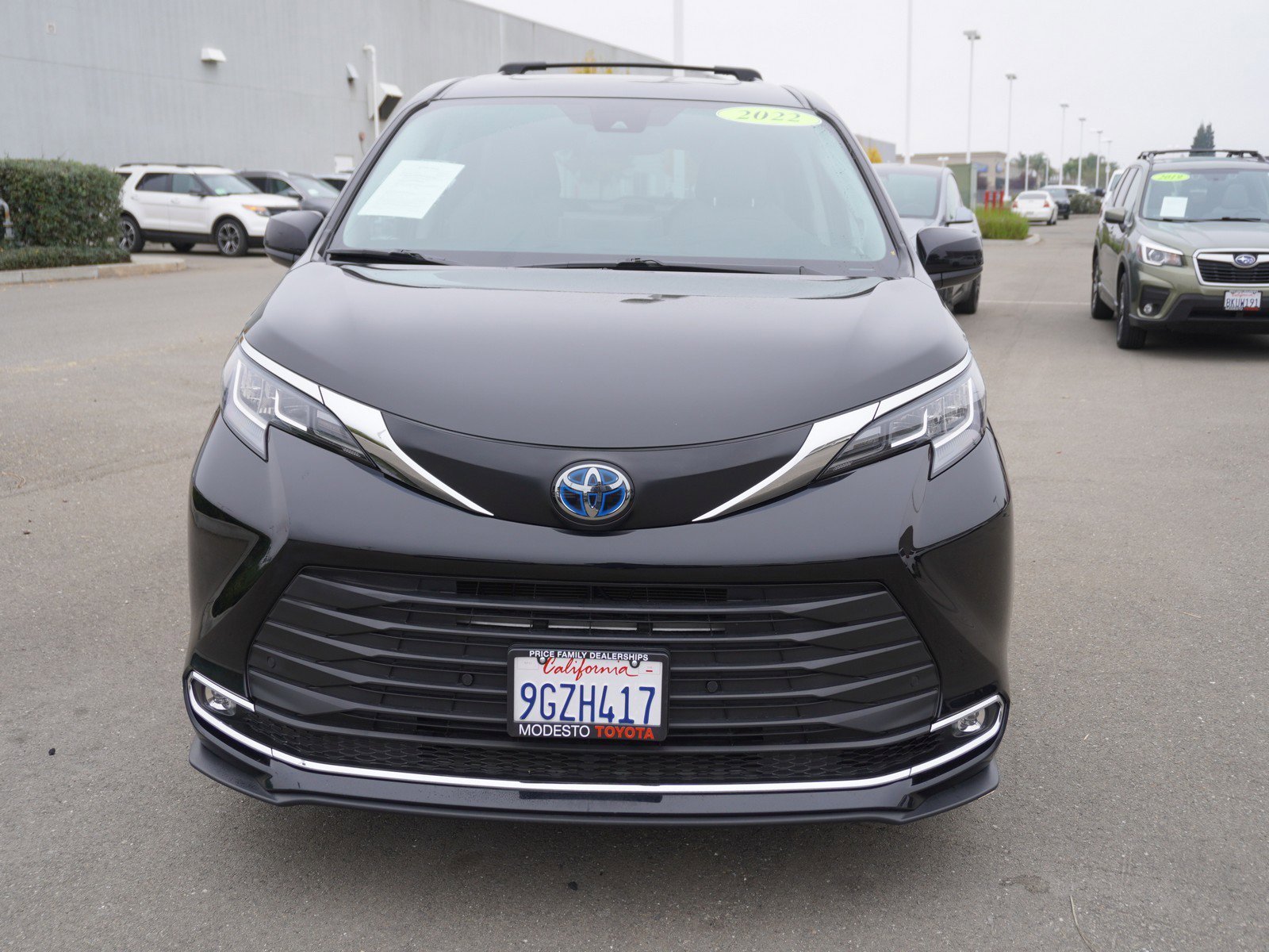 Used 2022 Toyota Sienna XLE image 4