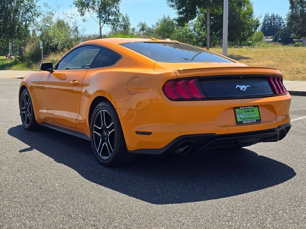 Used 2018 Ford Mustang Premium RWD image 3