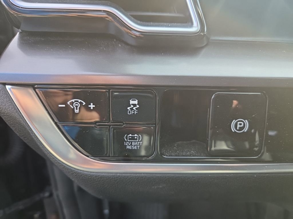 Used 2023 Kia Sportage EX image 11