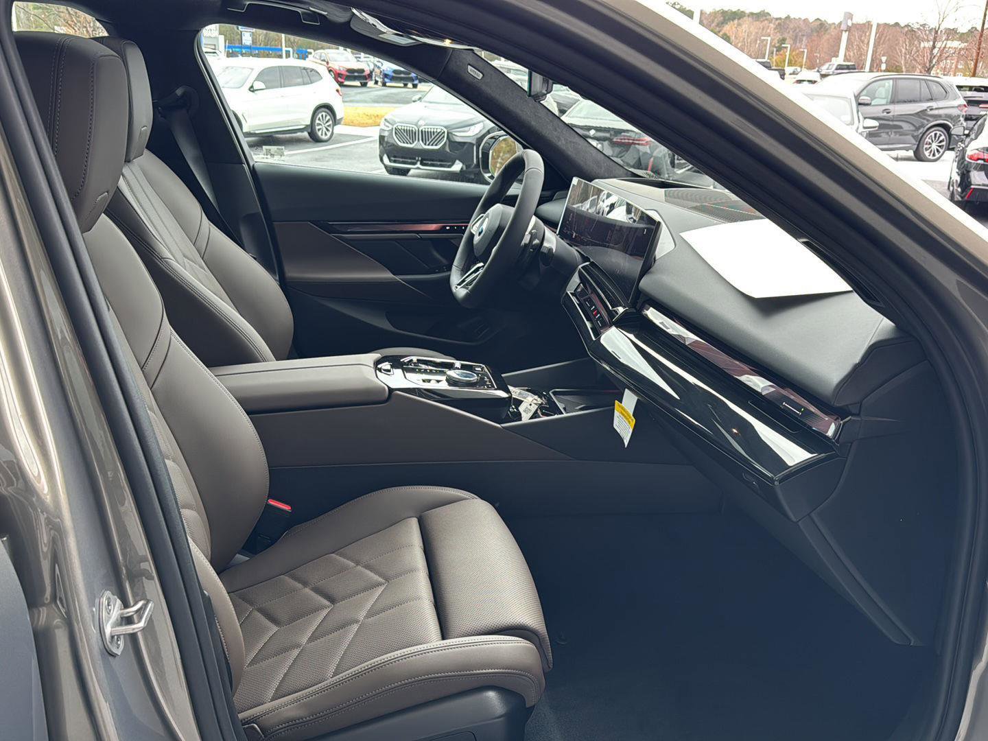 New 2026 BMW 540i xDrive w/ M Sport Package image 10