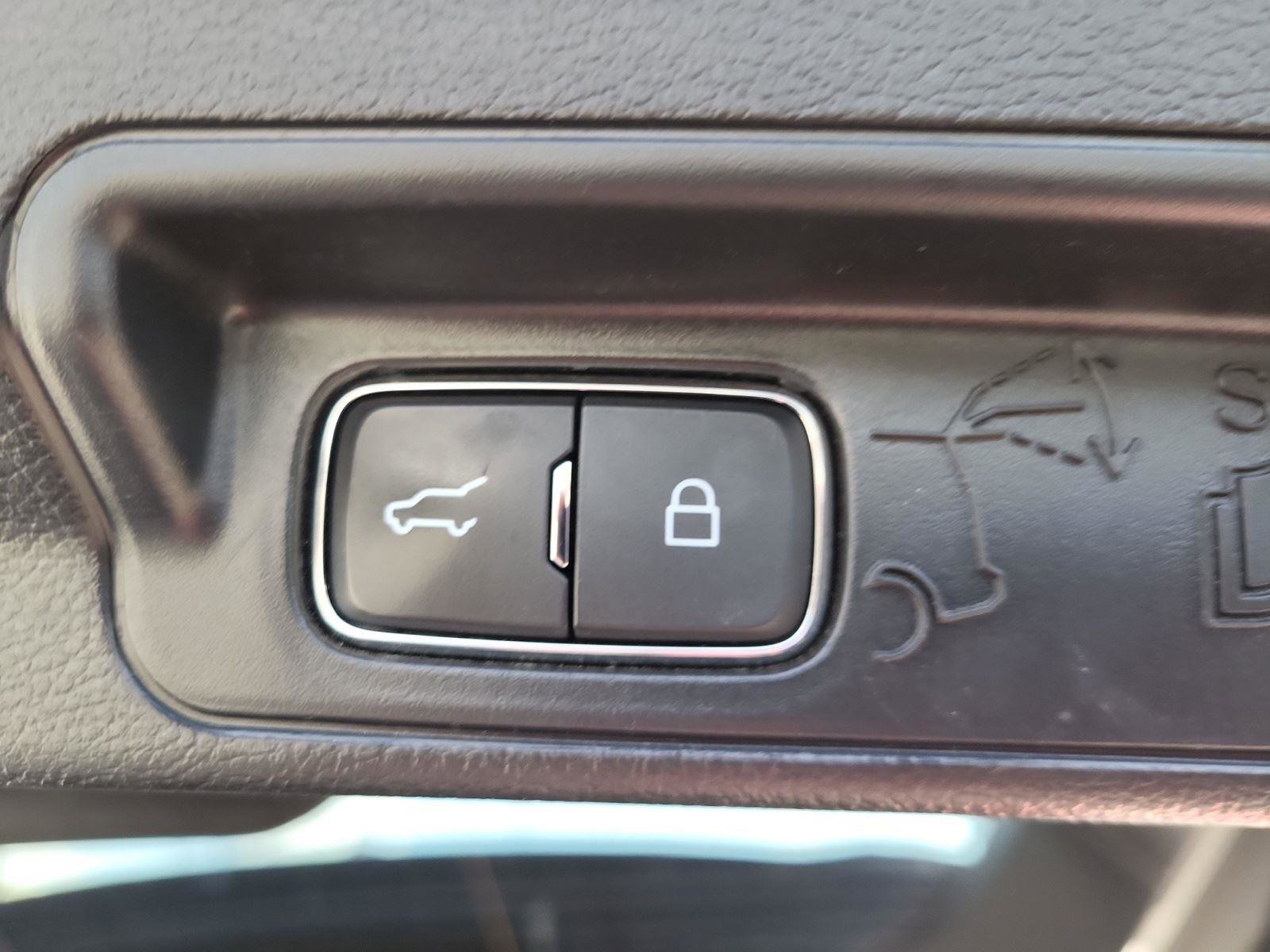 Used 2021 Ford Explorer XLT w/ Equipment Group 202A image 22