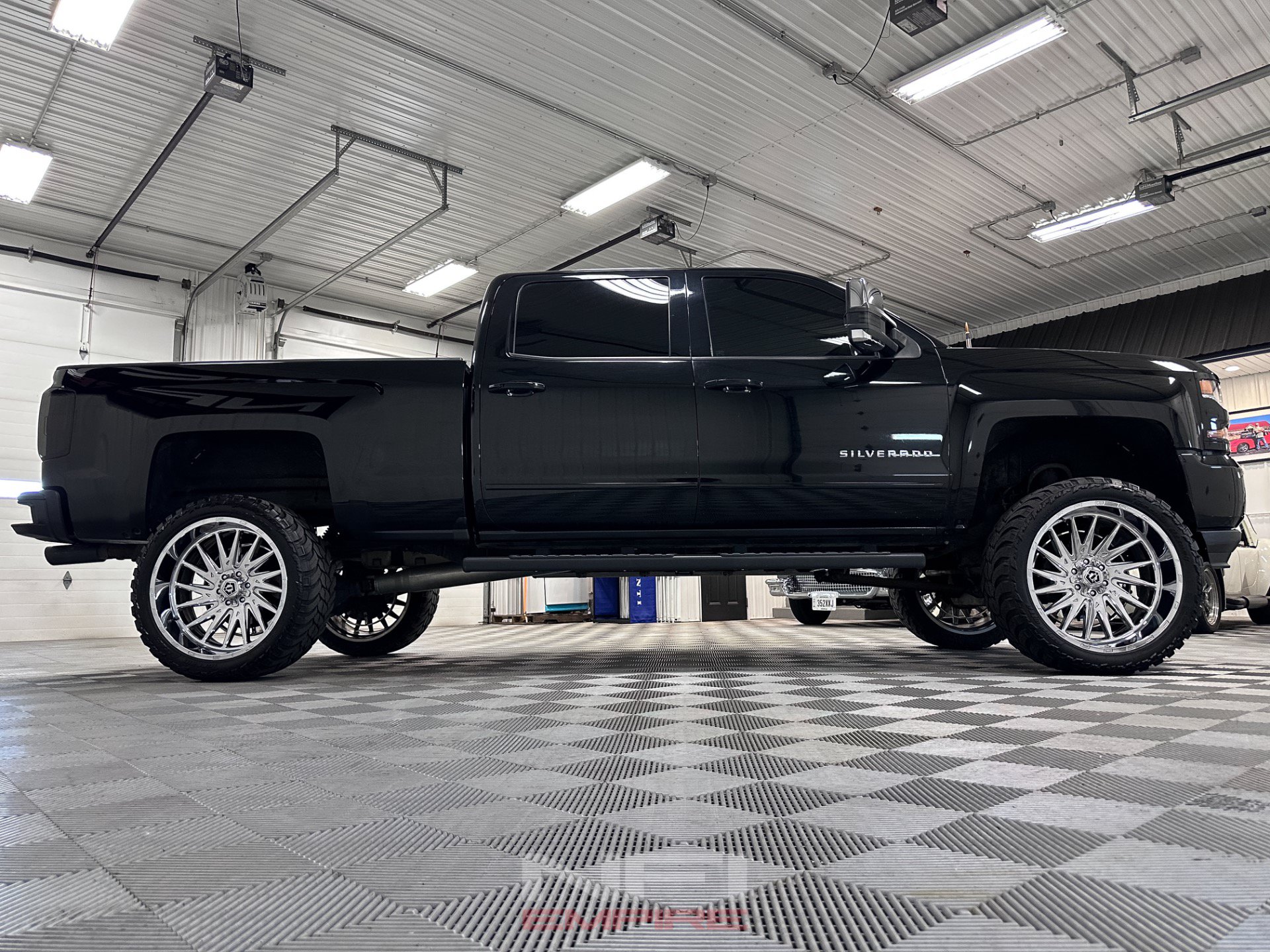 Used 2017 Chevrolet Silverado 1500 LT w/ All Star Edition AWD/4WD image 17