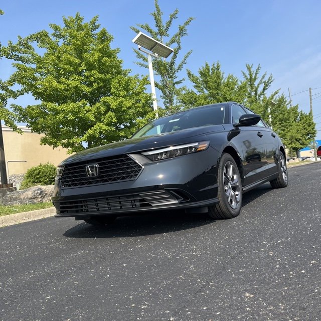 Used 2023 Honda Accord EX image 6