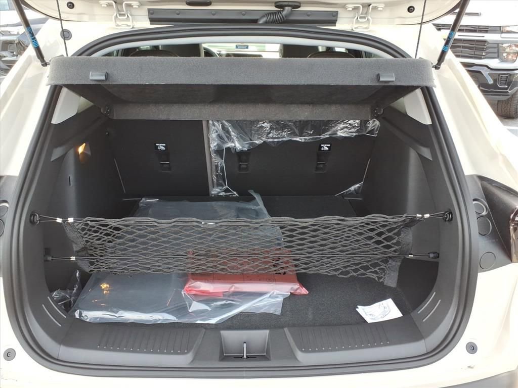 New 2026 Chevrolet Trax LT w/ Driver Confidence Package image 15