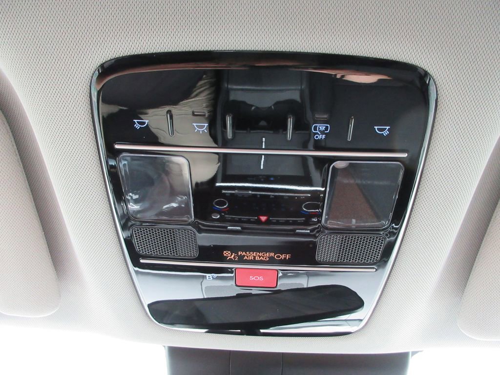 Used 2025 Hyundai Santa Fe SEL FWD image 30