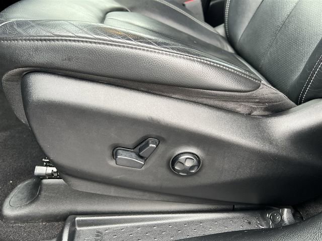 Used 2020 Chrysler Pacifica Touring-L image 18