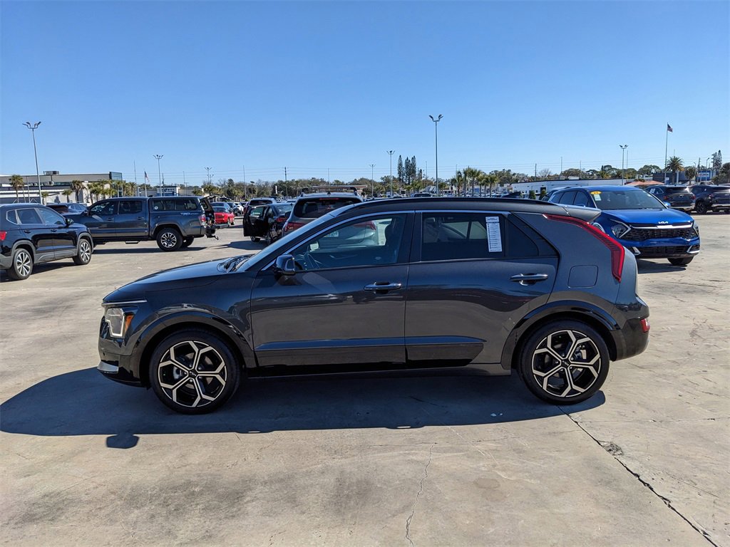 Certified 2023 Kia Niro SX Touring image 6