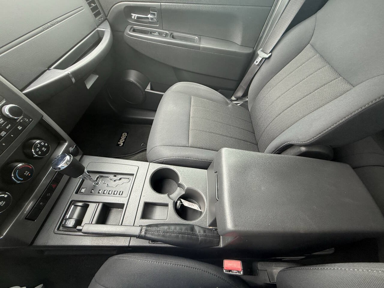 Used 2011 Jeep Liberty Sport w/ Popular Equipment Group AWD/4WD image 26