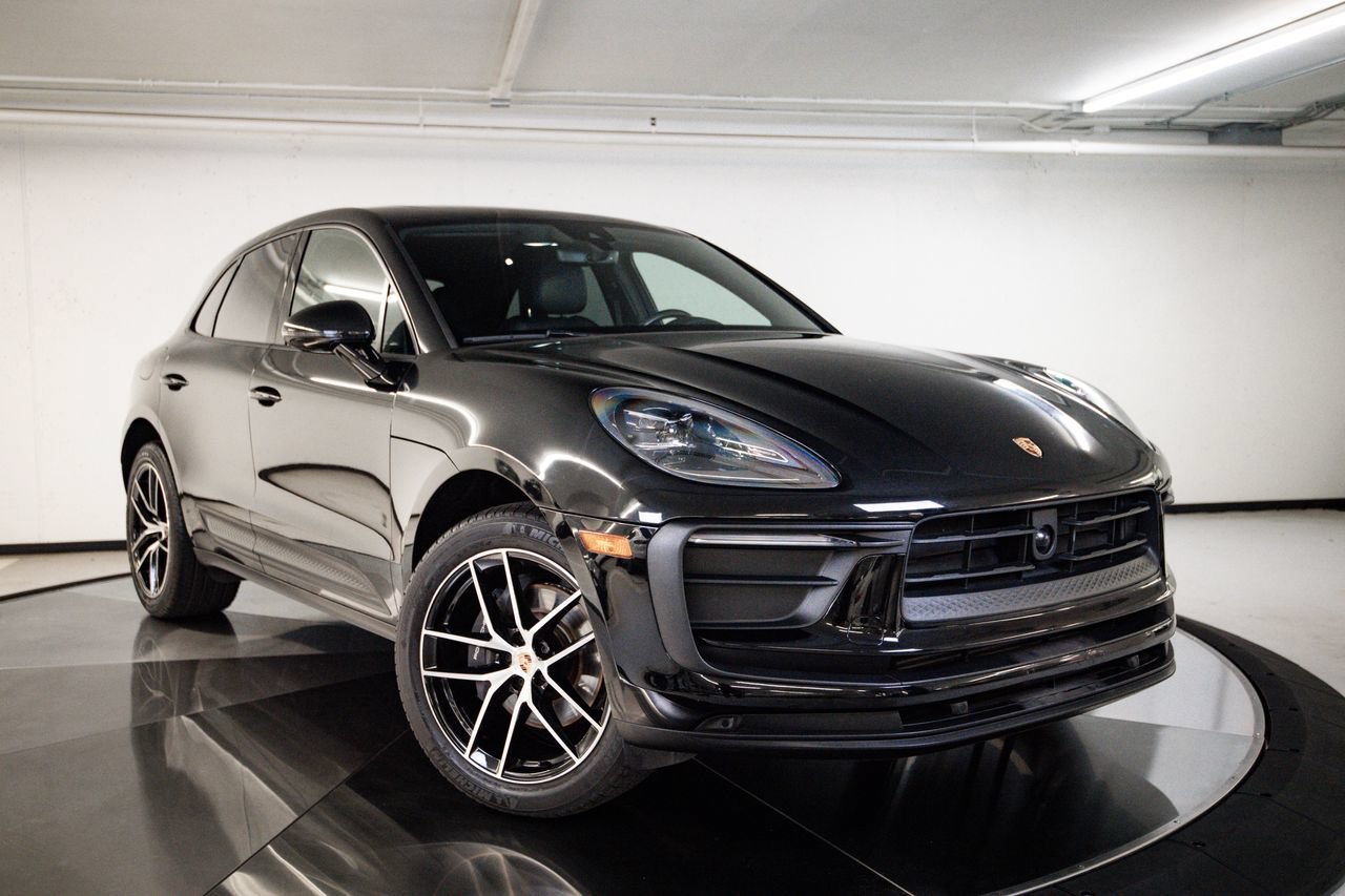 Certified 2024 Porsche Macan AWD/4WD image 9